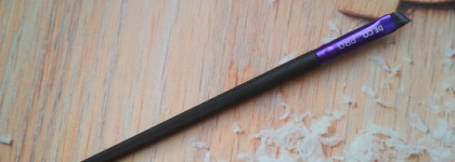 Моя Прелесть: DE.CO. кисть для подводки Pro angled liner. И ее сравнение с тремя аналогами