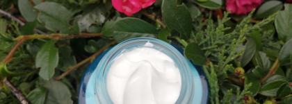 Дневной и ночной кремы Clarins Hydra-Essentiel