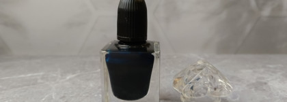 Guerlain Day. Guerlain La Petite Robe Noire Nail Colour №004 Jagua Ink
