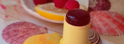 Лучшие бюджетные румяна 2025. Beauty Bomb Jelly Roger Lips And Cheeks Jelly Tint в оттенках 02 и 03