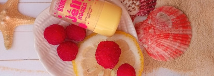 Лучшие бюджетные румяна 2025. Beauty Bomb Jelly Roger Lips And Cheeks Jelly Tint в оттенках 02 и 03