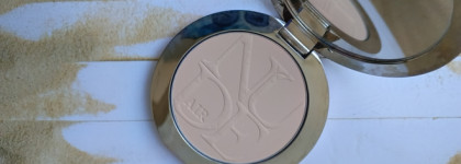 Dior Day. Dior Diorskin Nude Air Powder 010
