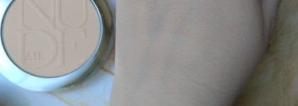 Dior Day. Dior Diorskin Nude Air Powder 010