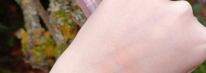 Dior Day. Dior Addict Lip Glow №004 Coral