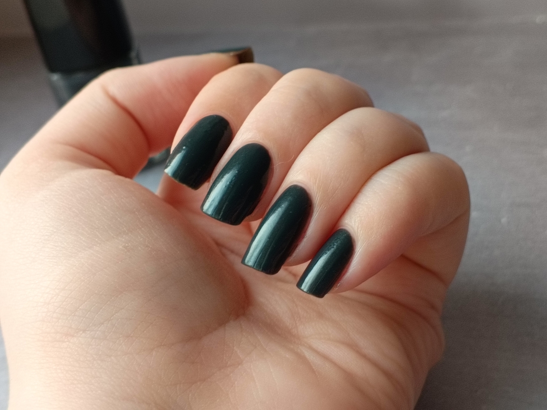 лак Masura MasuMasu №ML061 Графит на ногтях