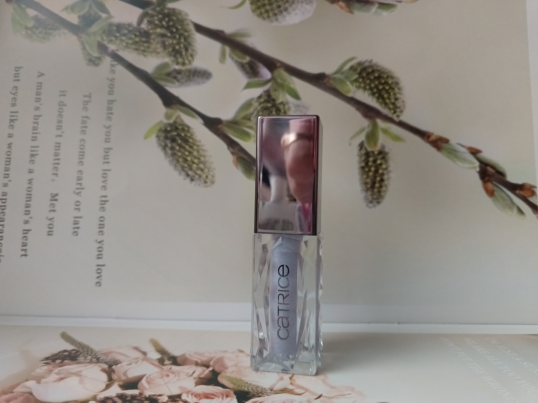 блеск для губ Catrice Arctic Illusion Plumping Effect Gloss №02 In Ice