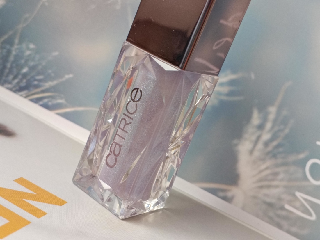 блеск для губ Catrice Arctic Illusion Gloss Plumping Effect №02