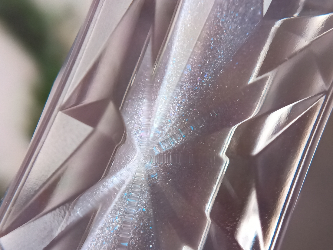 оттенок Catrice Arctic Illusion Gloss Plumping Effect №02