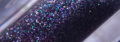 Атмосфера праздника. Eclipse Beauty Черное масло-блеск для губ с проявляющимся оттенком и шиммером Black Currant