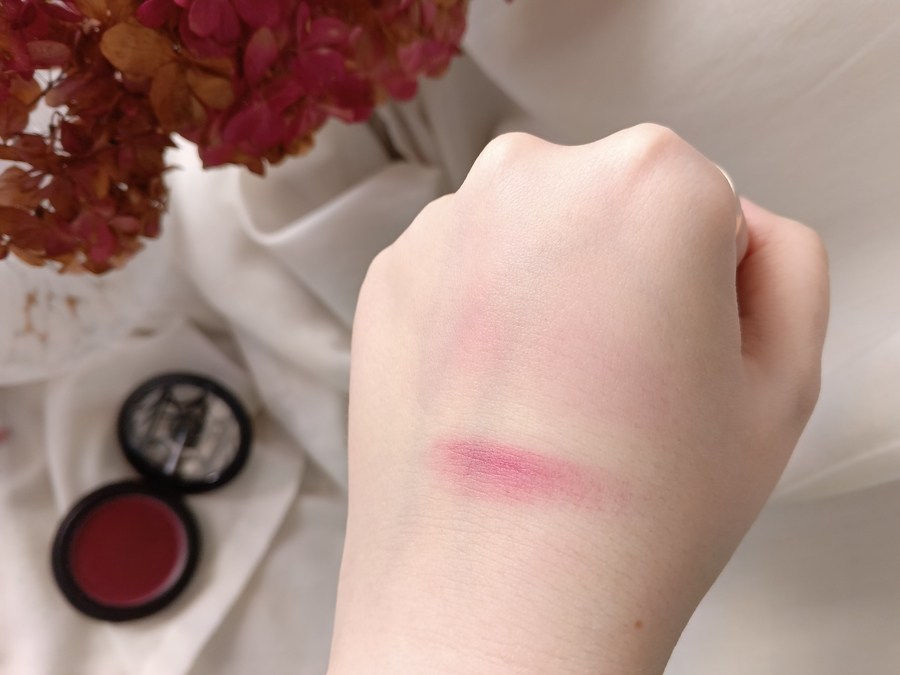 свотчи Catrice Mystic Forest Кремовые Румяна №C01 Purple Touch