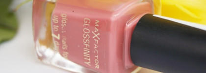 Любимые лаки от Max Factor: glossfinity glossy nails for up to 7 days №125 marsh-mallow и №50 candy rose