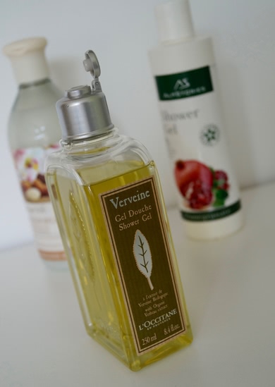 Гели для душа: AlpStories; Bottega Verde; L`occitane
