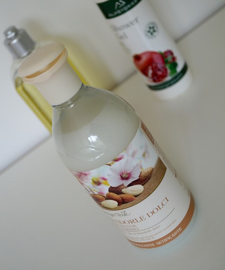 Гели для душа: AlpStories; Bottega Verde; L`occitane