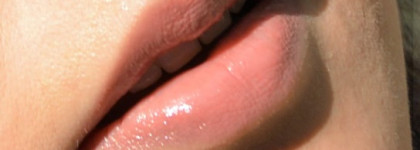 YSL Rouge Volupte Shine Lipstick №9 Nude in Private