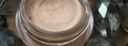 Золотые хлопья. Maybelline Color Tattoo 05-Eternal Gold