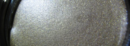 Золотые хлопья. Maybelline Color Tattoo 05-Eternal Gold