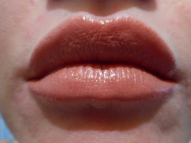 Clinique Стойкая помада для губ Long Last Lipstick № 03 Creamy Nude