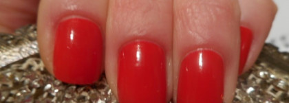 Гусиные лапки с лаком для ногтей от Avon nailwear pro+, Неотразимый красный/Red Bombshell