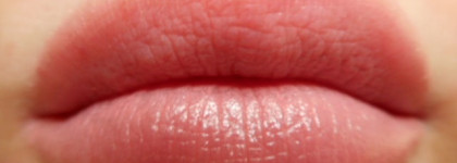 Люмене помада-уход Lumene Wild Rose moisture lipstick #15 Воздушное суфле (Clouds) SPF 15