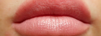 Люмене помада-уход Lumene Wild Rose moisture lipstick #15 Воздушное суфле (Clouds) SPF 15