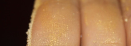 Дух праздника крадется незаметно с Бомбой для ванны от Lush Золотое чудо