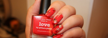 Красно-коралловая любовь от Picture Polish "LOVE"