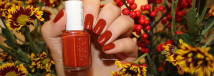 Слишком осенний Essie Playing Koi