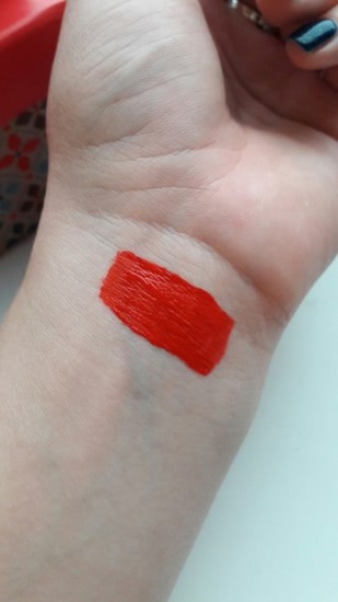 Алая, классная, как томат красная: Sleek Matte Me в оттенке Rioja Red #433