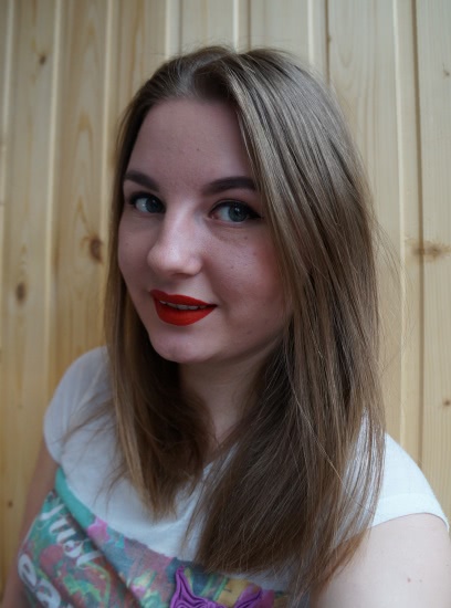 Алая, классная, как томат красная: Sleek Matte Me в оттенке Rioja Red #433