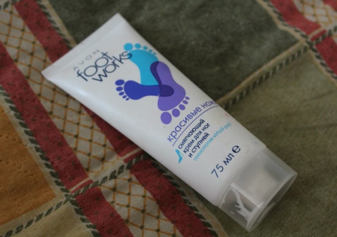 Avon foot works Красивые ножки смягчающий крем для ног и ступней