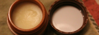 Avon Care Масло какао Бальзам для губ  с маслом какао и витамином Е