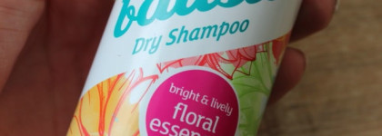 Batiste Dry Shampoo Bridht & Lively Floral Essences Сухой шампунь Батист Весенние цветы