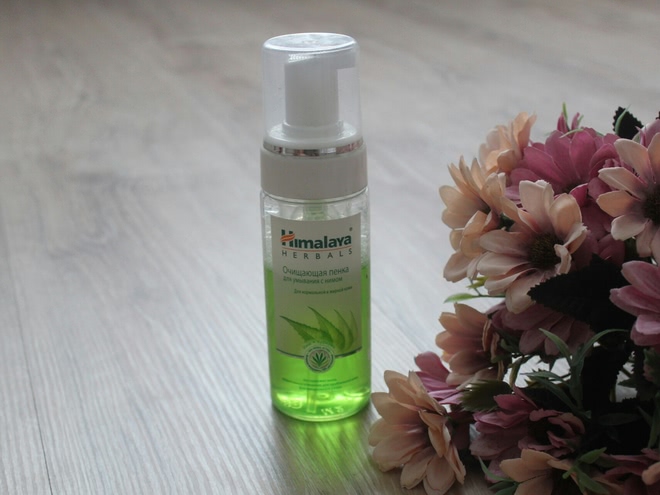 Himalaya Herbals Очищающая пенка для умывания с нимом Для нормальной и жирной кожи