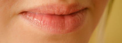 Акварельная нежность. Givenchy Point D'Encrage Huile Irresistible Pour Les Levres в оттенке 01 Fuchsia Ink