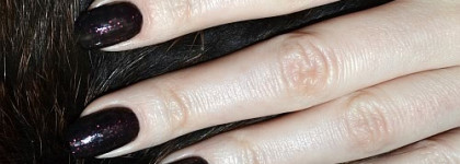 Красное на черном с лаком OPI Nail Laquer NL C17 Today I Accomplished Zero