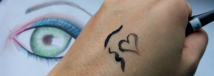 Кошачий глаз с подводкой Deborah Ultraliner Eyeliner в оттенке 01 Nero