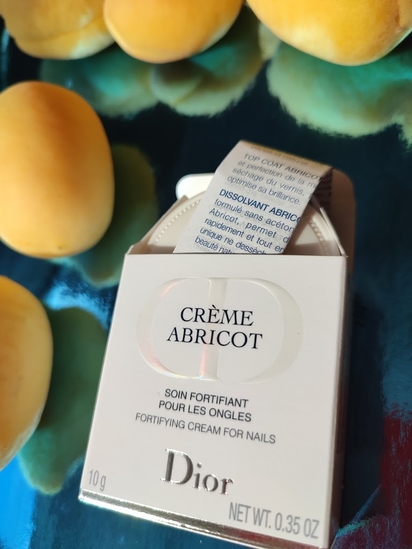 Dior Creme Abricot Fortifying Cream For Nails: тающая оранжевая нежность