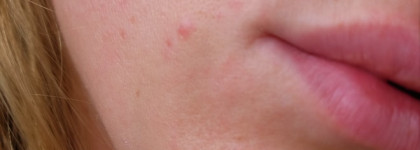 Помощник в создании свежего образа Becca Ultimate Coverage Concealing Crème в оттенке Tahini