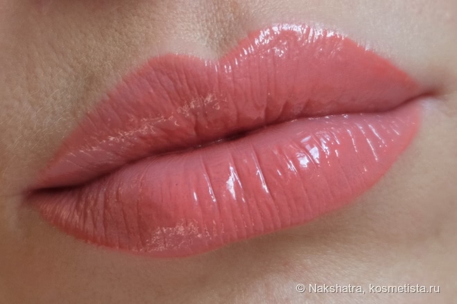 Чудный дуэт из новинок от Shiseido Lacquerink LipShine 312 и Minimalist WippedPowder Blush 01