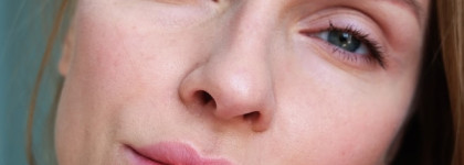 Чудный дуэт из новинок от Shiseido Lacquerink LipShine 312 и Minimalist WippedPowder Blush 01