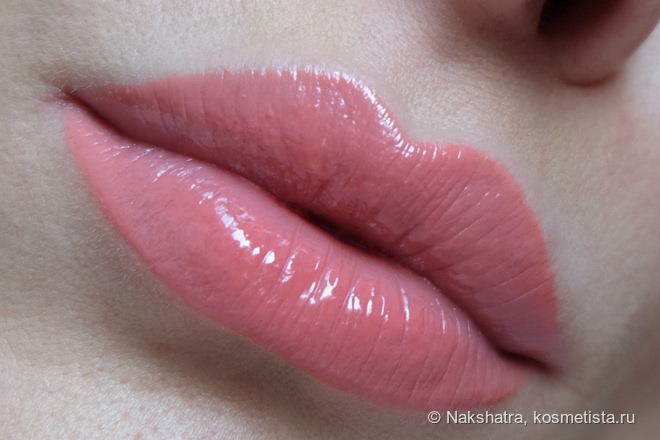 Чудный дуэт из новинок от Shiseido Lacquerink LipShine 312 и Minimalist WippedPowder Blush 01