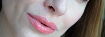 Чудный дуэт из новинок от Shiseido Lacquerink LipShine 312 и Minimalist WippedPowder Blush 01