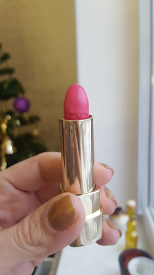 Три разные, но одинаково прекрасные помады Dolce & Gabbana из серии Classic Cream Lipstick