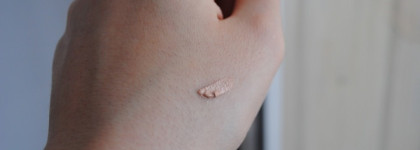 База под тени Catrice Prime and fine eyeshadow base