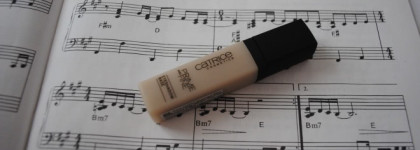 База под тени Catrice Prime and fine eyeshadow base