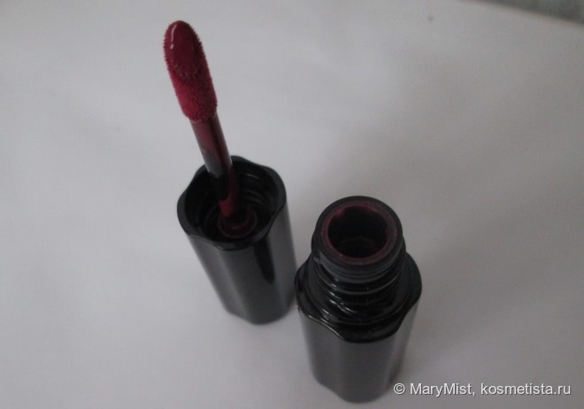 Shiseido Lacquer Rouge в оттенке RD 529 Tango