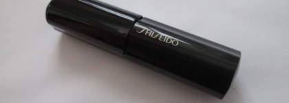 Shiseido Lacquer Rouge в оттенке RD 529 Tango