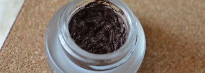 Мои мастхэвы для стрелок: Maybelline New York EyeStudio Lasting Drama Gel Eyeliner 24H 01 Black & 02 Brown