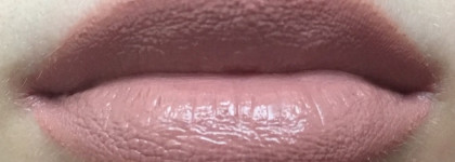 Помада MAC Amplified Lipstick в оттенке "Blankety”