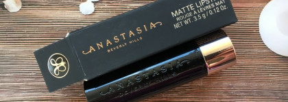 "Дымчатая слива". Помада "Anastasia Beverly Hills matte lipstick" в оттенке "Dusty Mauve"